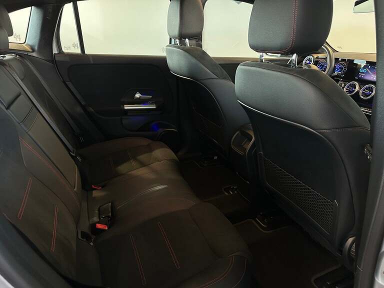 Mercedes EQA250+