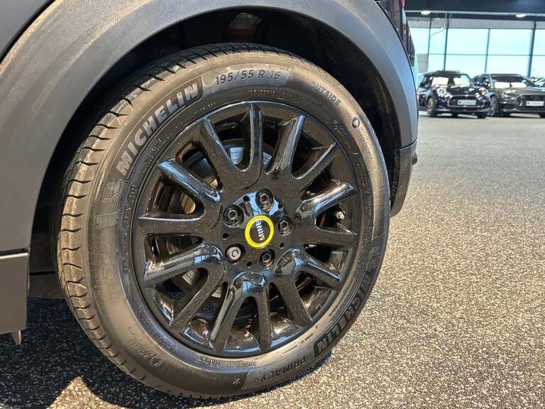 MINI Cooper SE