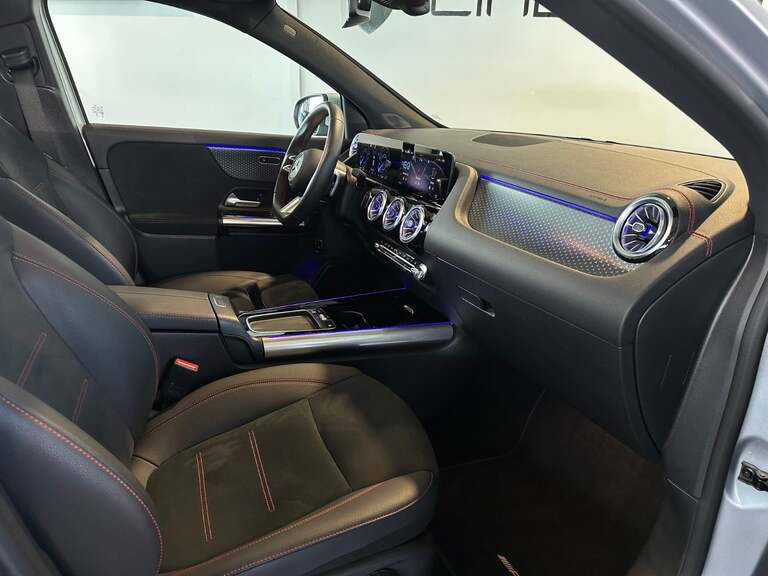 Mercedes EQA250+