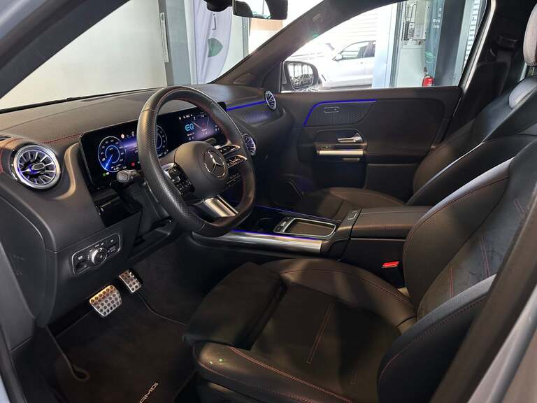Mercedes EQA250+