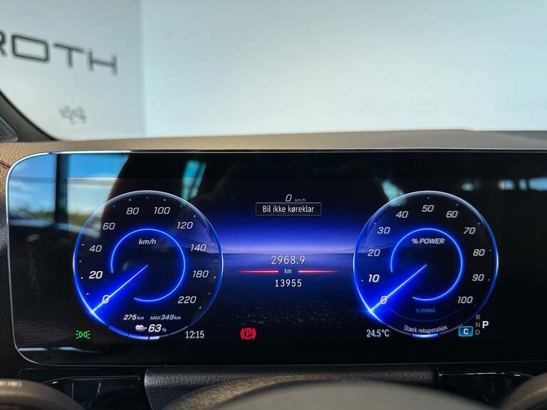 Mercedes EQA250+