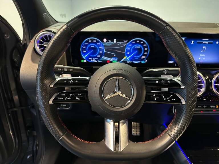 Mercedes EQA250+