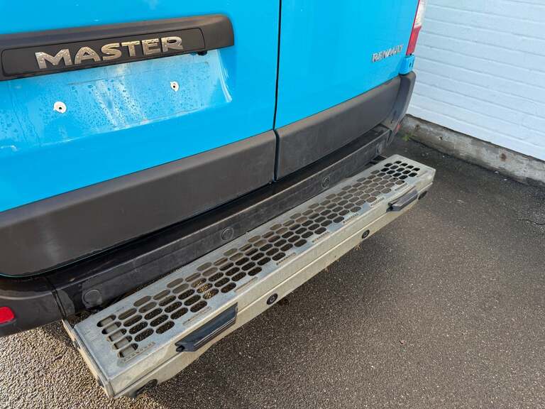 Renault Master IV T33
