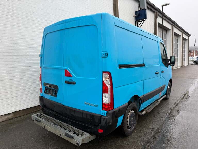Renault Master IV T33