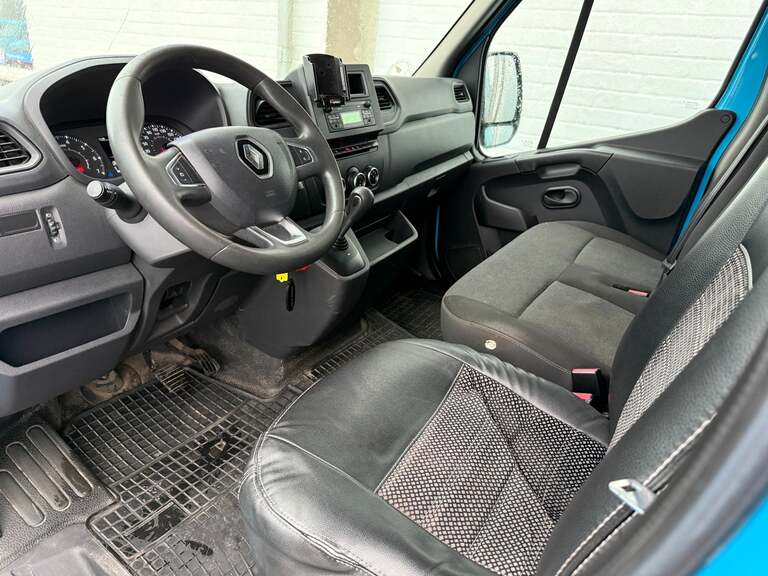 Renault Master IV T33