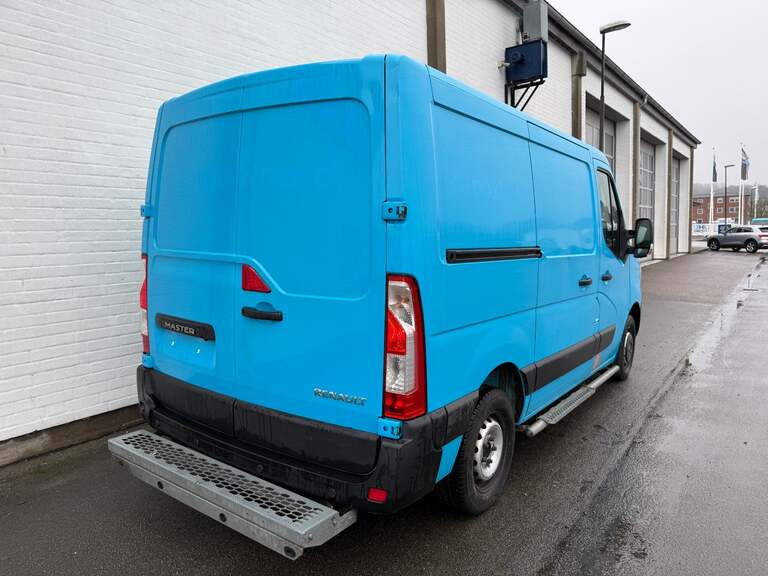 Renault Master IV T33