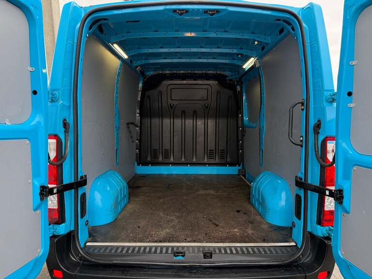 Renault Master IV T33