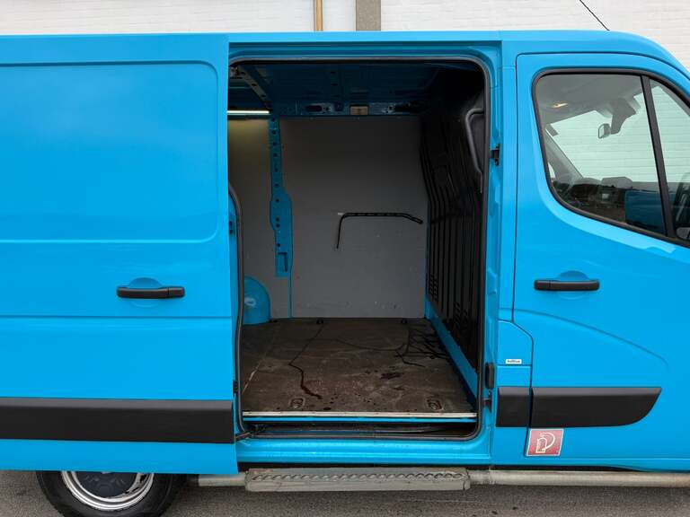 Renault Master IV T33