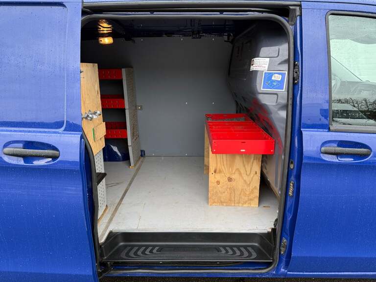 Mercedes Vito 109