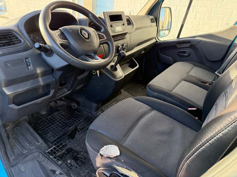 Renault Master IV T33