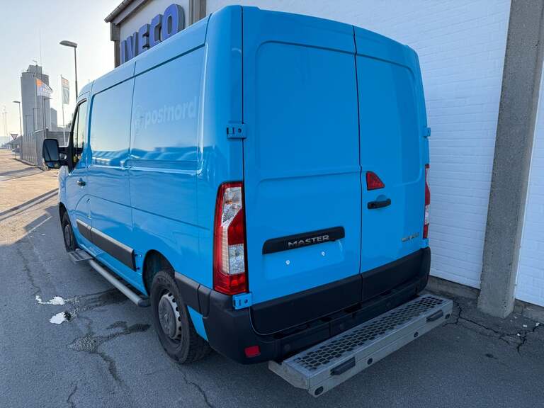 Renault Master IV T33