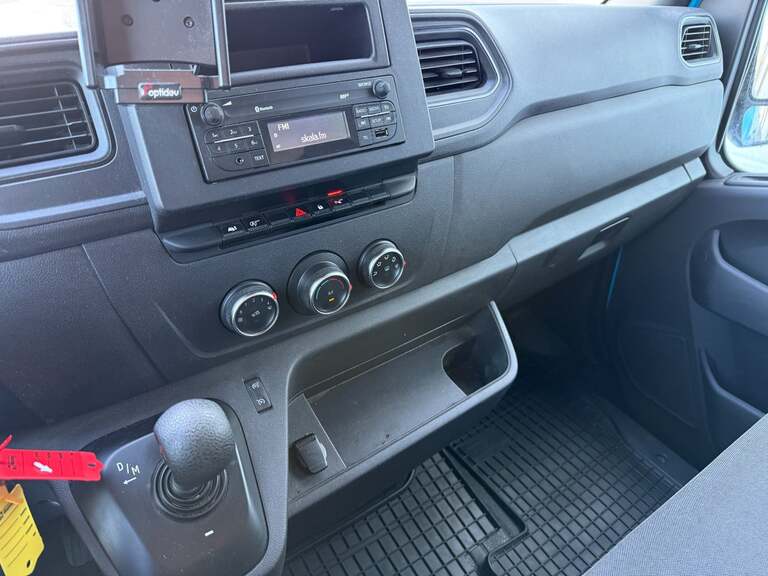 Renault Master IV T33