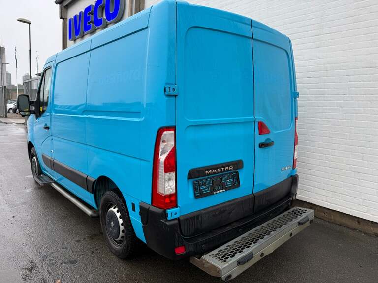 Renault Master IV T33