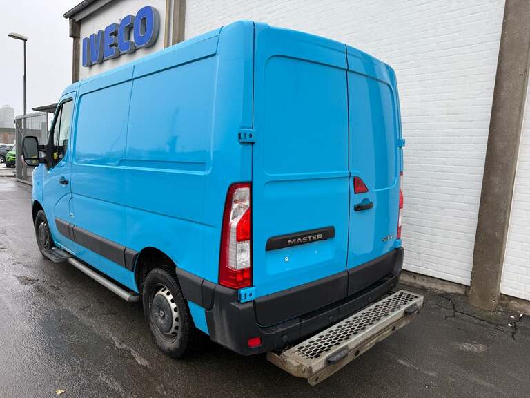 Renault Master IV T33