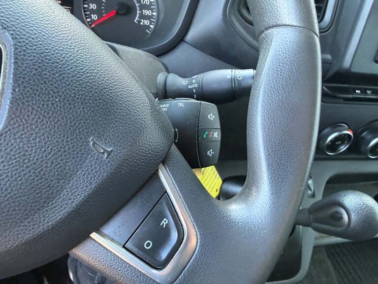 Renault Master IV T33