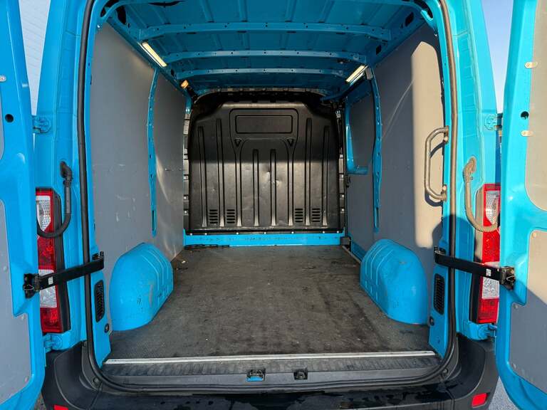 Renault Master IV T33
