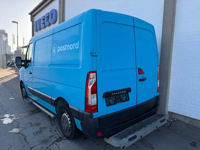 Renault Master IV T33