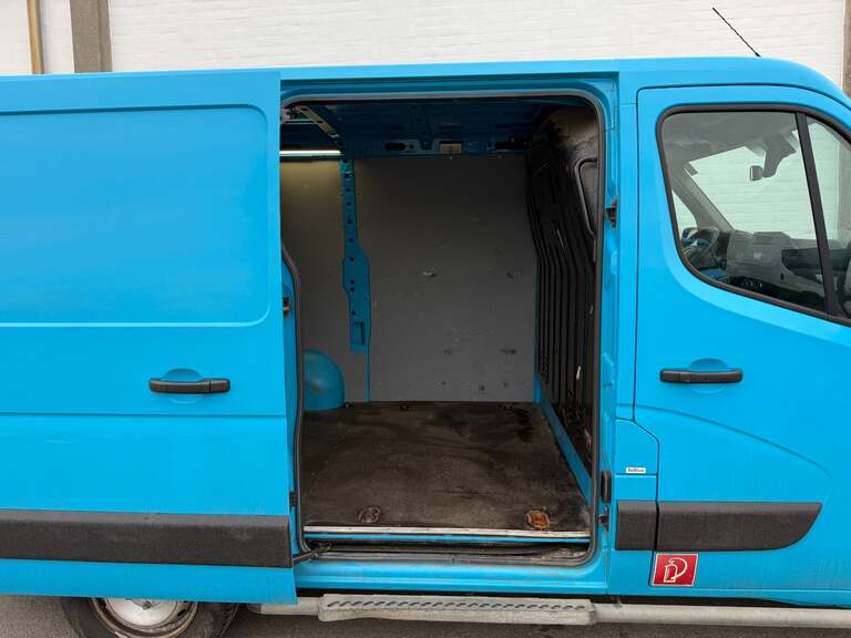 Renault Master IV T33