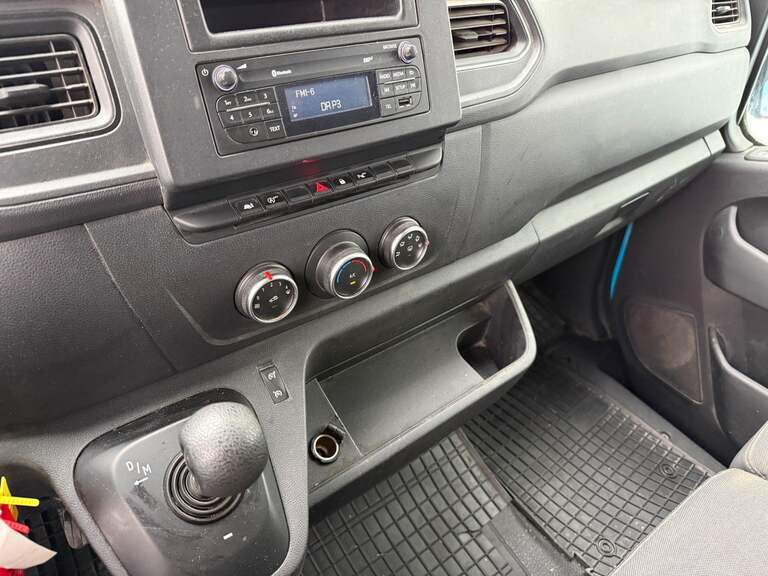 Renault Master IV T33