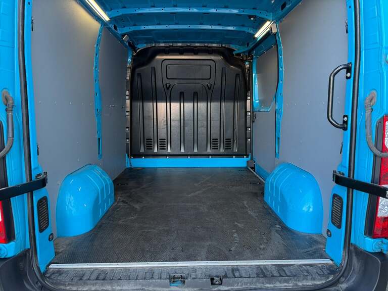 Renault Master IV T33