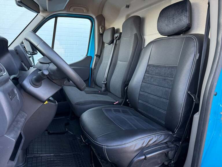 Renault Master IV T33