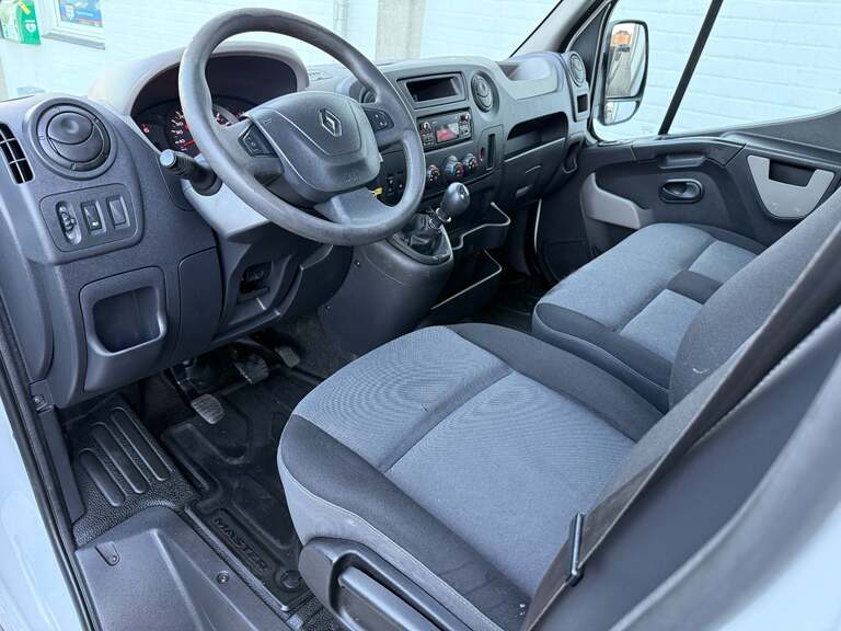 Renault Master III T35