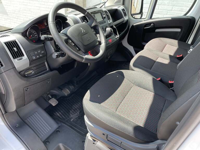 Peugeot Boxer 335