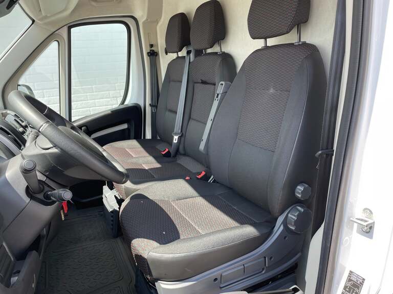 Peugeot Boxer 335