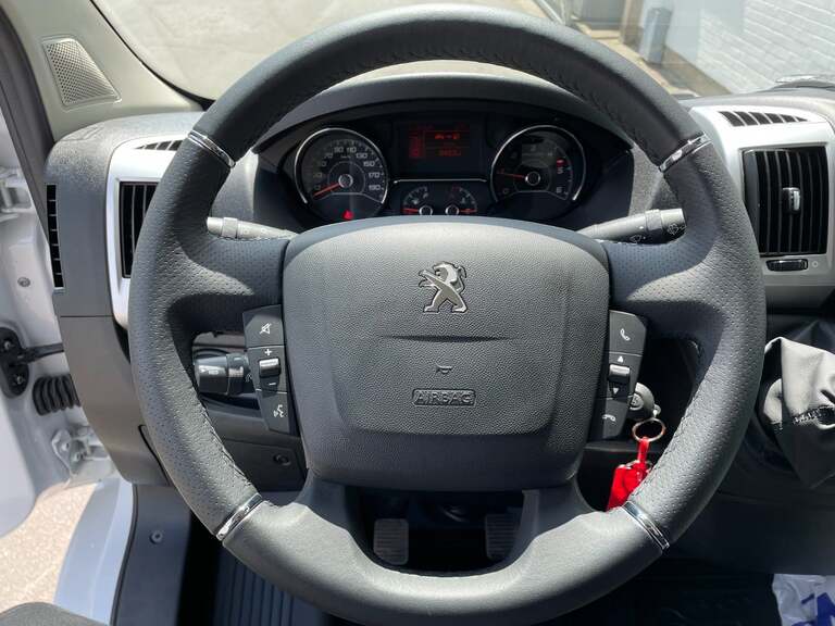 Peugeot Boxer 335