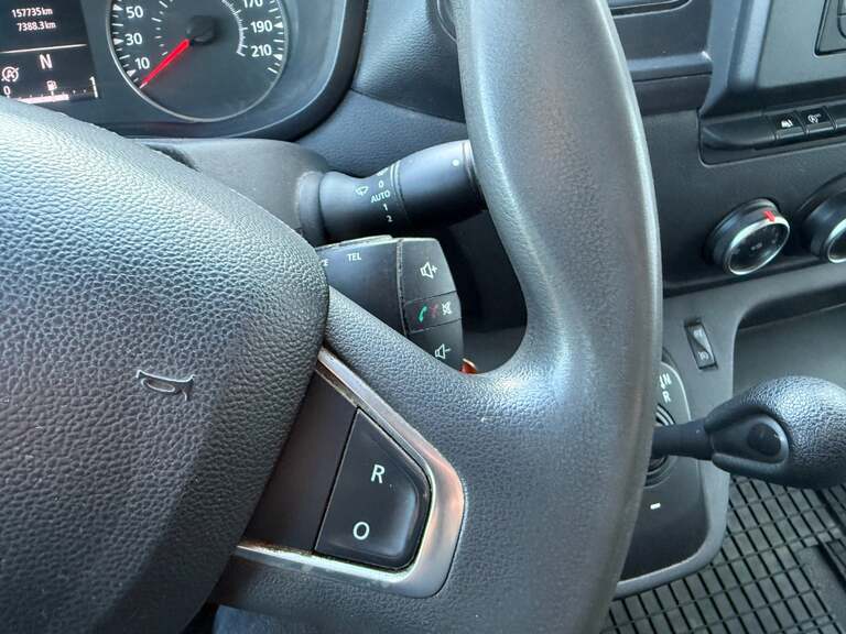 Renault Master IV T33