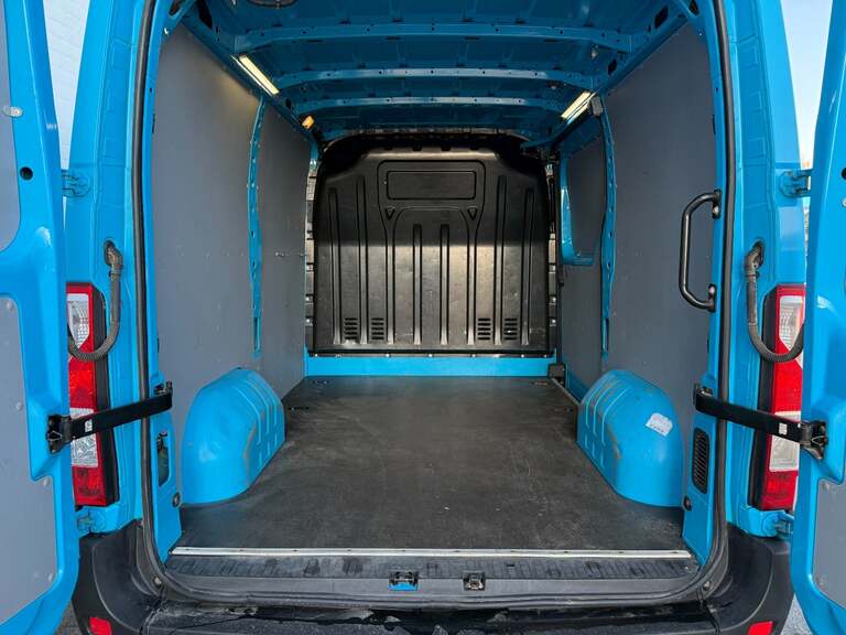 Renault Master IV T33