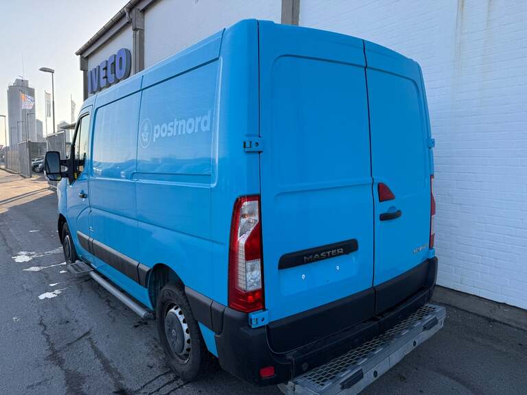 Renault Master IV T33