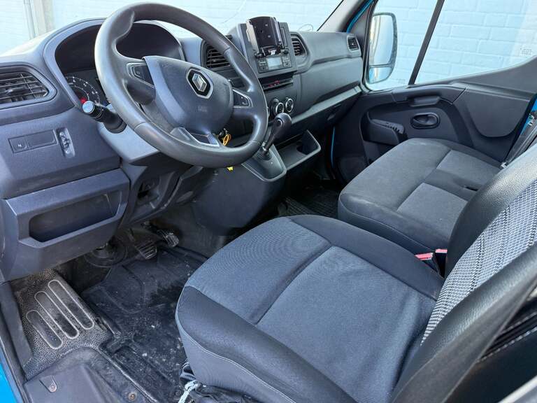 Renault Master IV T33