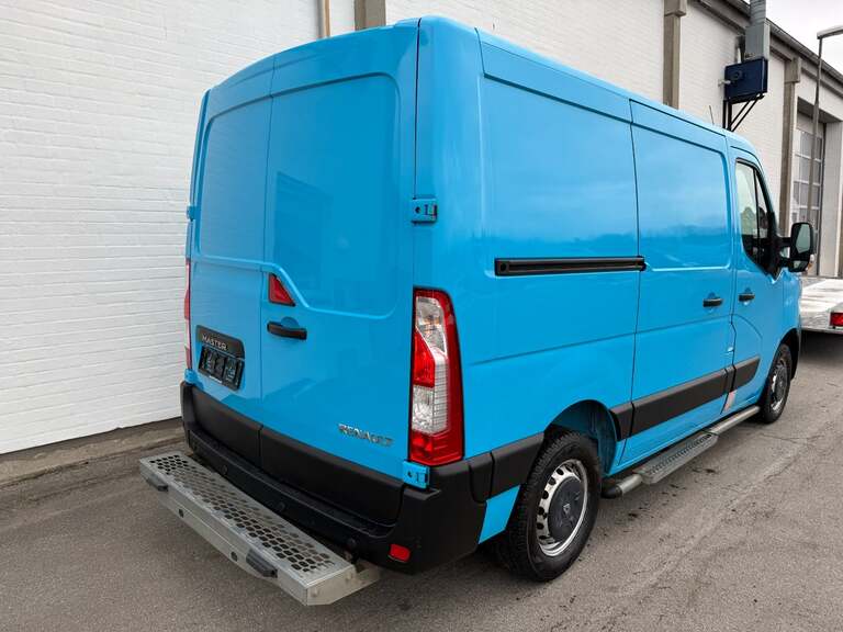 Renault Master IV T33