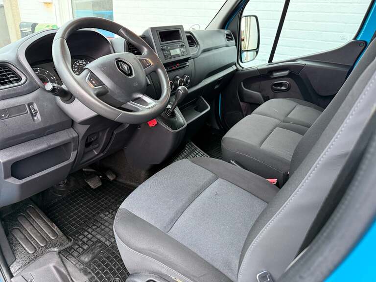 Renault Master IV T33