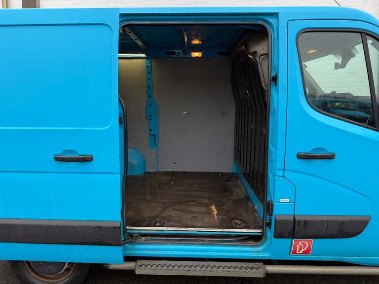 Renault Master IV T33