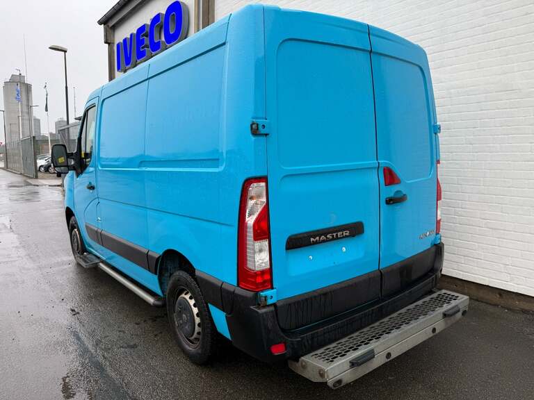 Renault Master IV T33