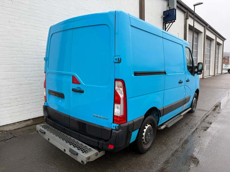 Renault Master IV T33