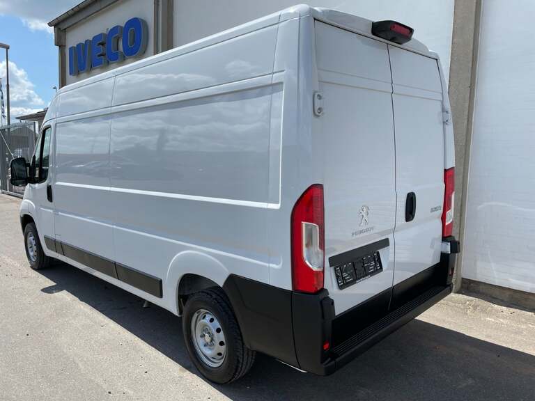 Peugeot Boxer 335