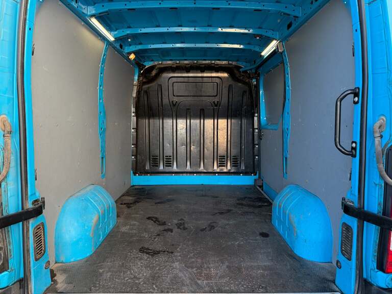 Renault Master IV T33