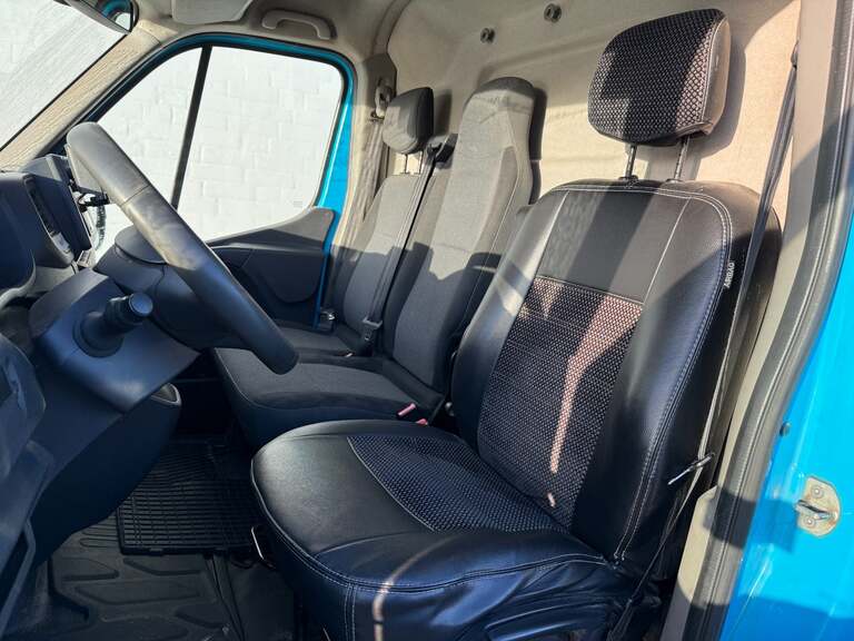 Renault Master IV T33