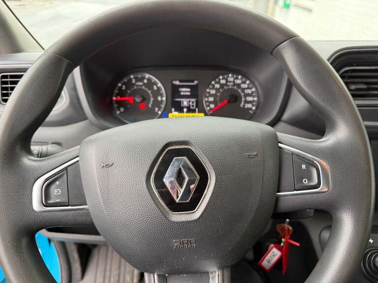 Renault Master IV T33