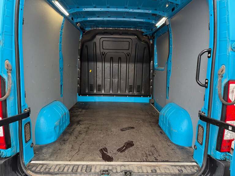 Renault Master IV T33