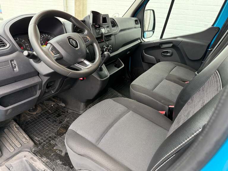 Renault Master IV T33