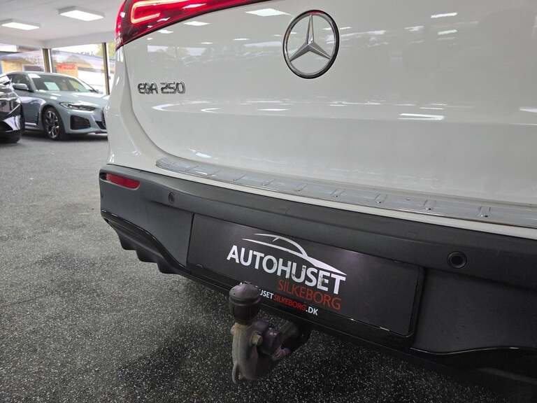 Mercedes EQA250