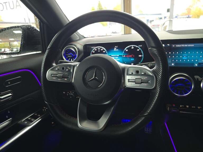 Mercedes EQA250