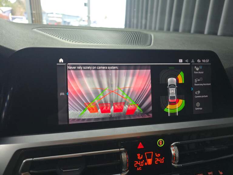 BMW 330e