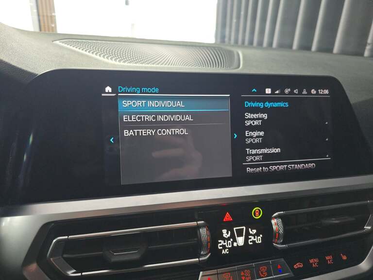 BMW 330e
