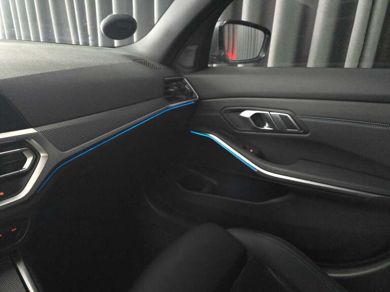 BMW 330e