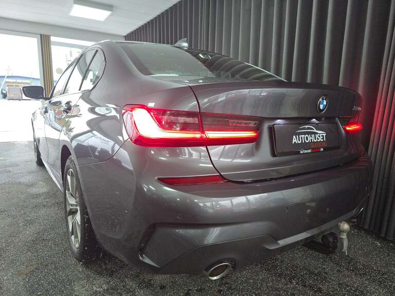 BMW 330e